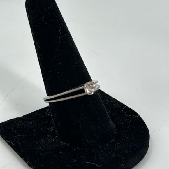 Simple stainless steel rhinestone ring size 10 - Picture 1 of 4